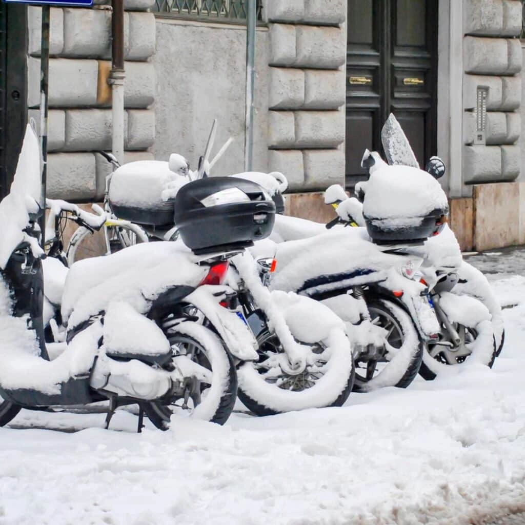 Rouler en scooter électrique l’hiver : conseils et astuces