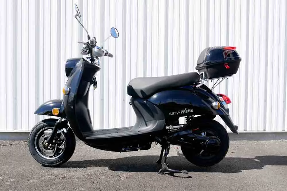 Le stationnement gratuit pour les motos et scooters électriques ?