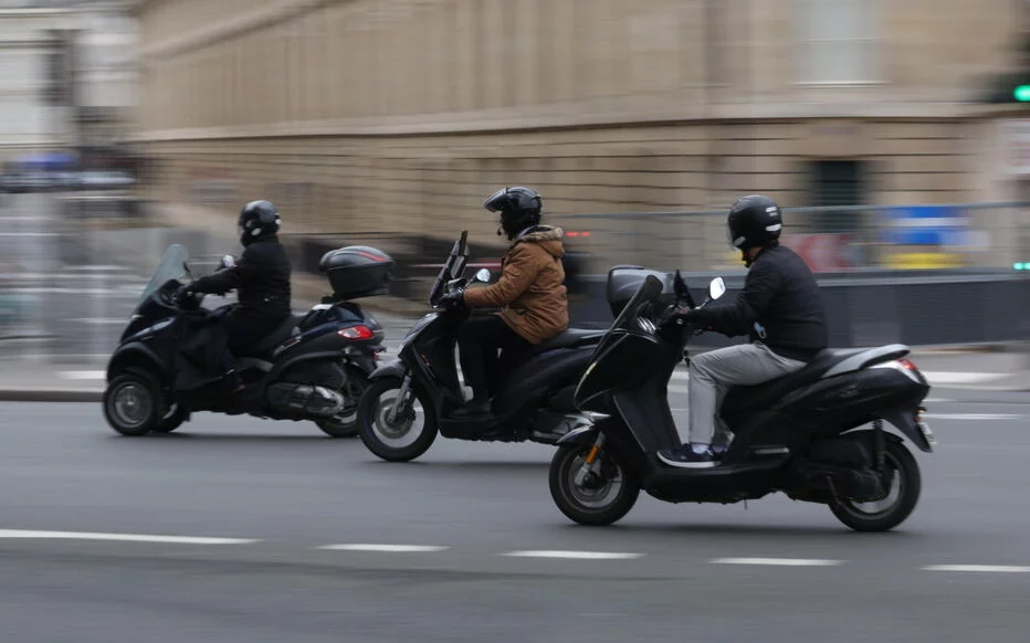 Paris : la fin du ticket de stationnement pour les deux-roues électriques