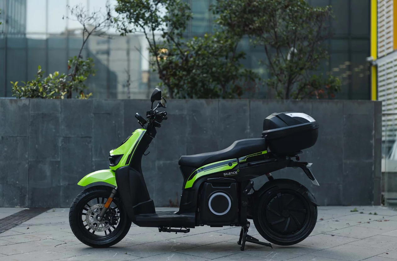 Scooter Électrique pour Livraison : Les Meilleurs Modèles Pros en 2025