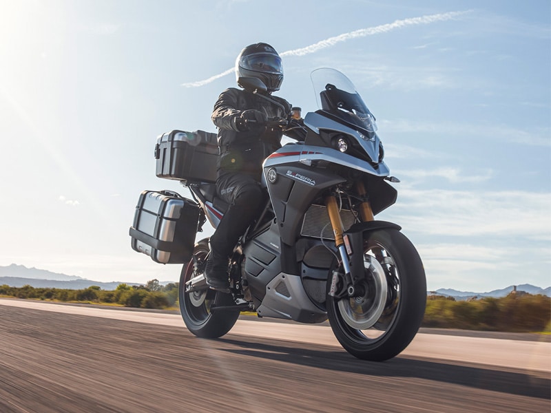 Une moto électrique idéal pour les longs trajets